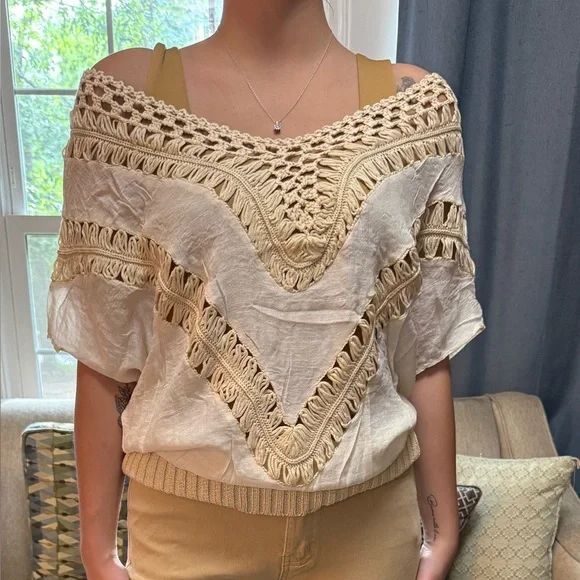 NEw Miss Kelly Elegant Cream Crochet Women's Top S M L - Picture 3 of 5